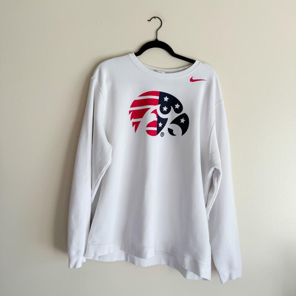 Nike White Iowa Hawkeyes USA Flag Tiger Hawk Fleece Crewneck Sweatshirt XXL